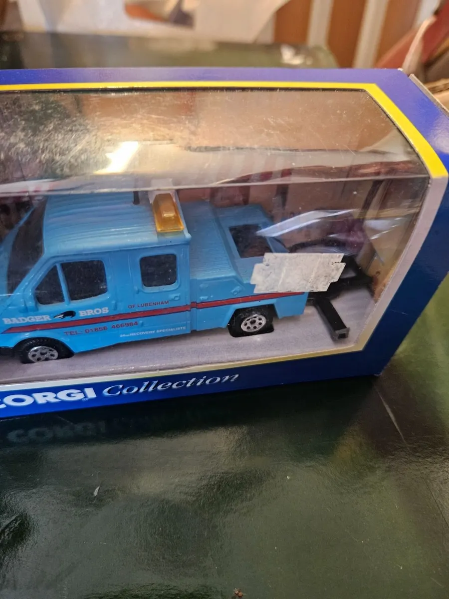 Corgi Ford Transit Tow Truck Wrecker - Image 2