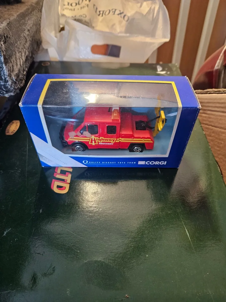 Corgi Ford Transit Tow Truck Wrecker - Image 1