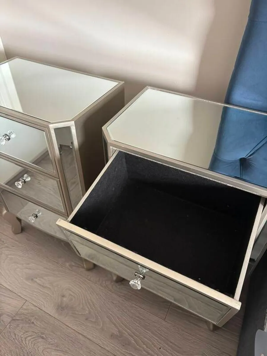 Lockers - Image 2