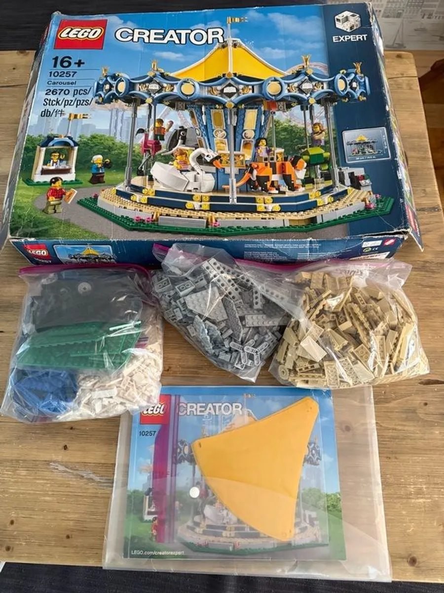 Lego 10257 Carousel - Retired Product - Image 4