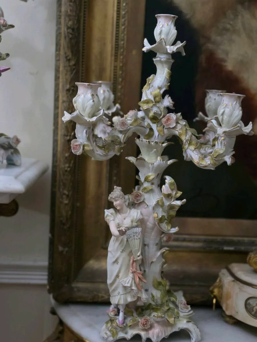 A superb pair of antique porcelain candleabras - Image 3