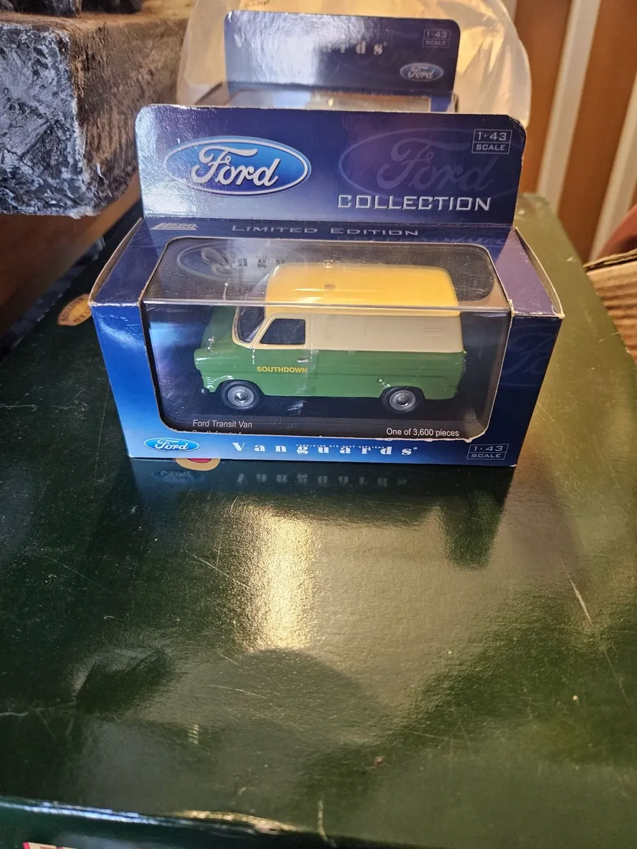 Corgi Vanguards Ford Transit Van - Image 1