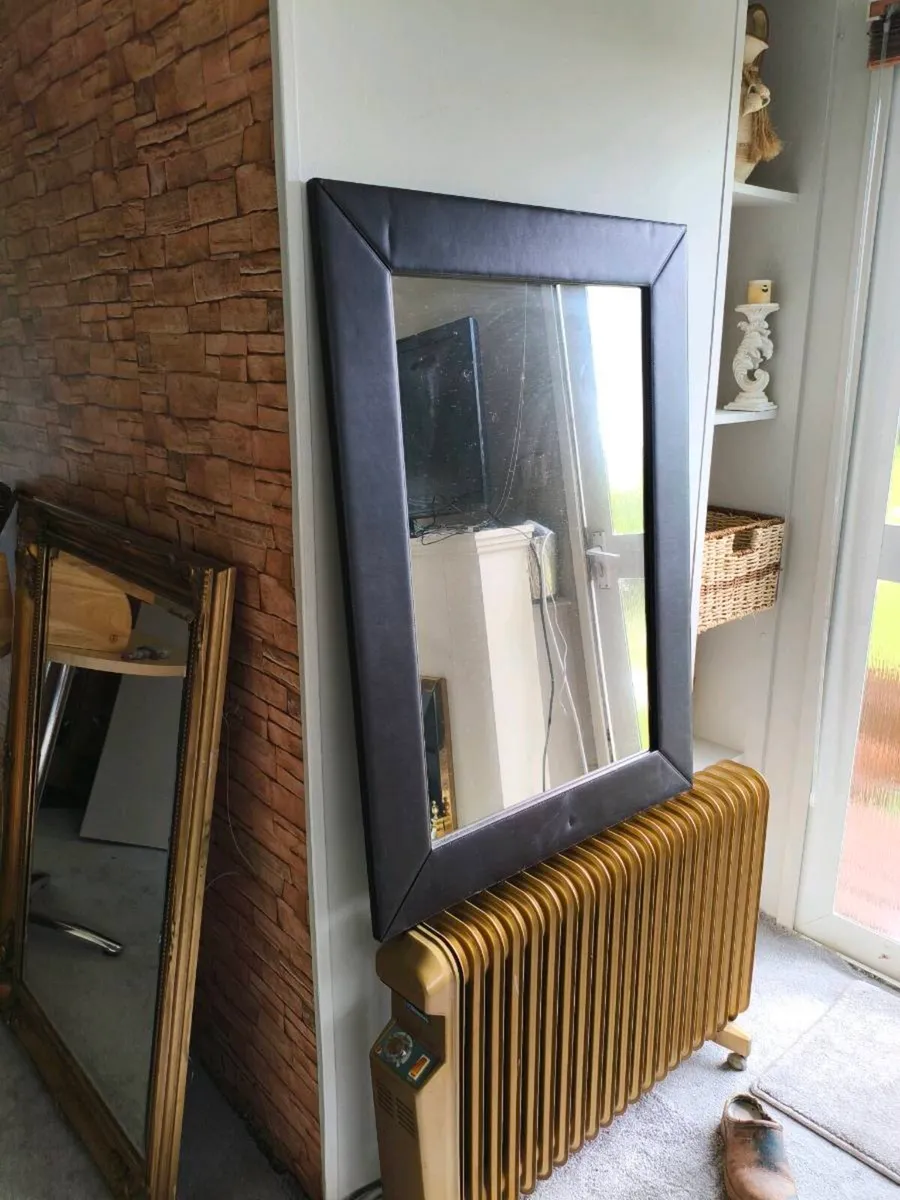 Lovely brown leather effect mirror 20euro. - Image 3