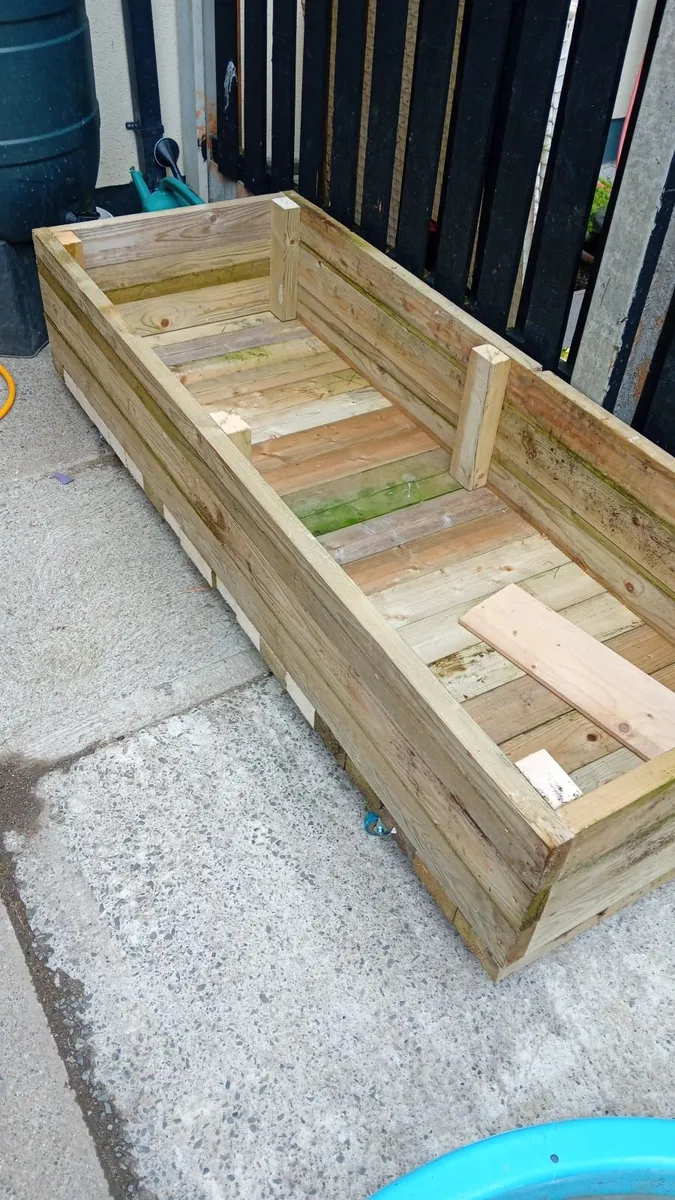 Garden planters - Image 1