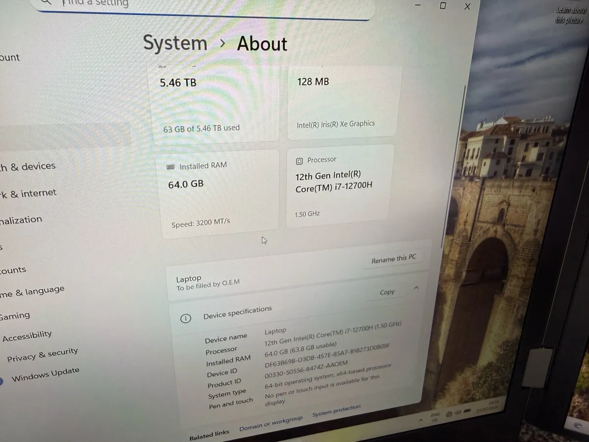 3 screen laptop! - Image 4