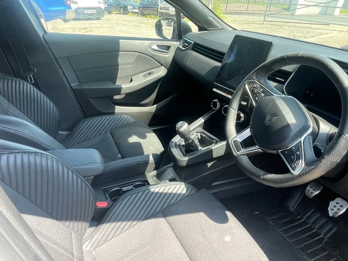 2025 RENAULT CLIO 1.0 ESPRIT ALPINE - Image 4