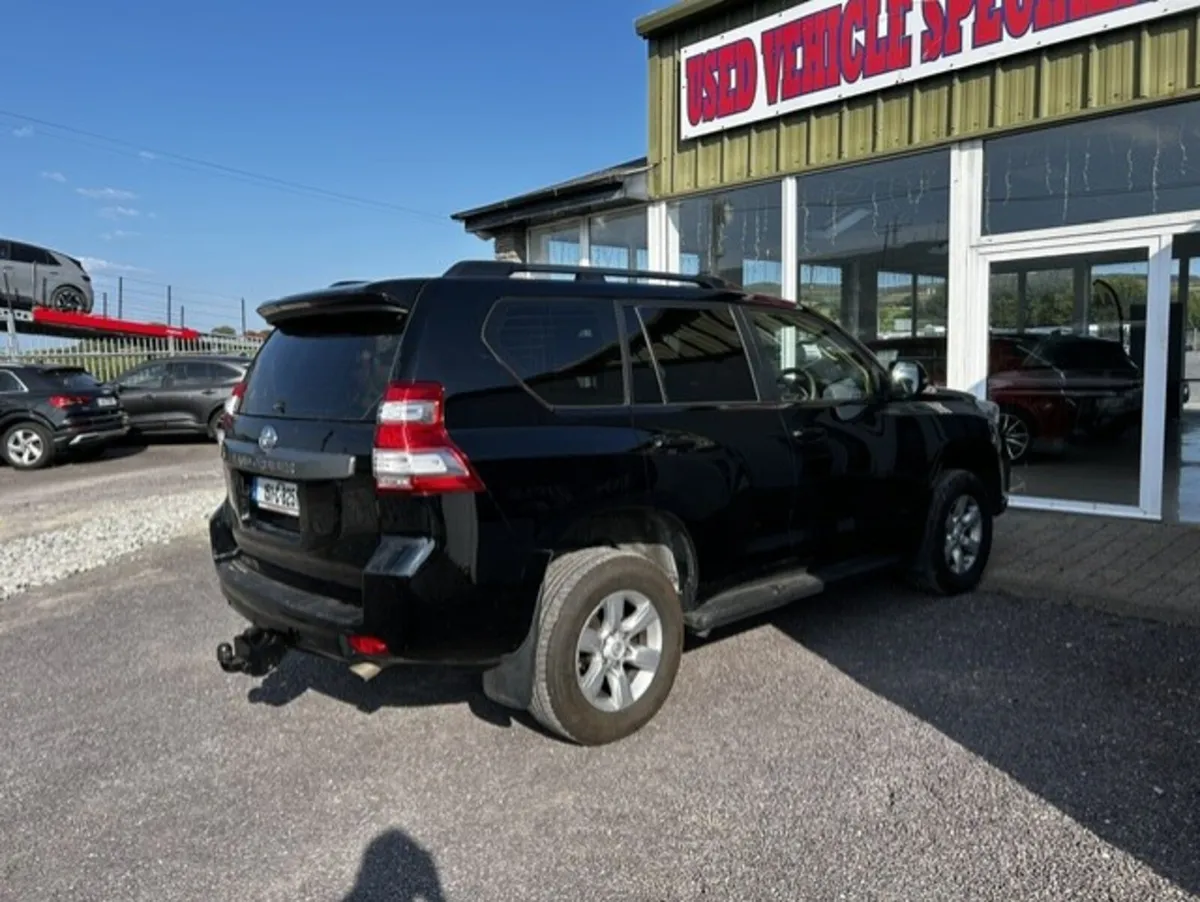 Toyota Land Cruiser CREW CAB - Image 3