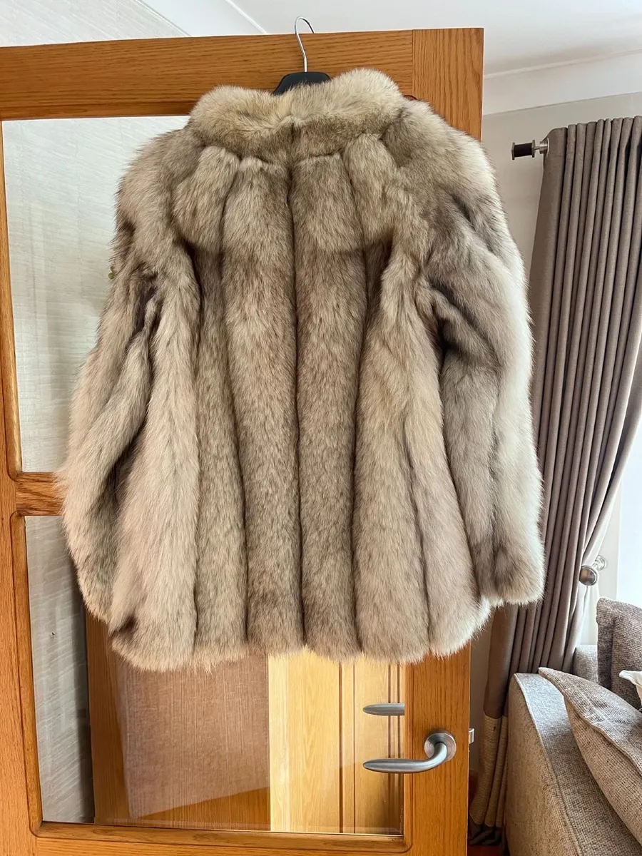 Vintage Authentic Artic Fox Fur Coat - Image 4