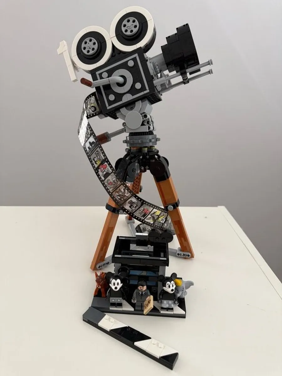 Lego 43230 Walt Disney Tribute Camera - Image 1