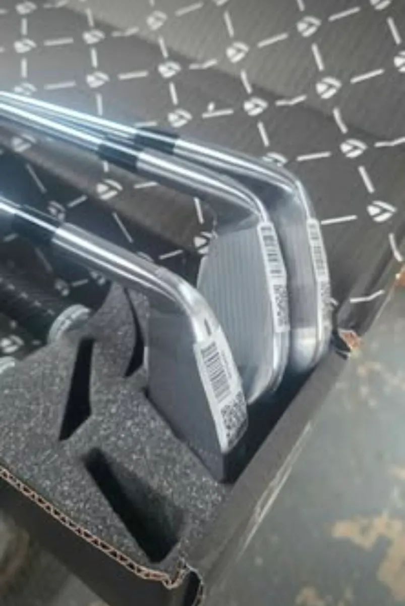 Taylormade p790 irons - Image 2