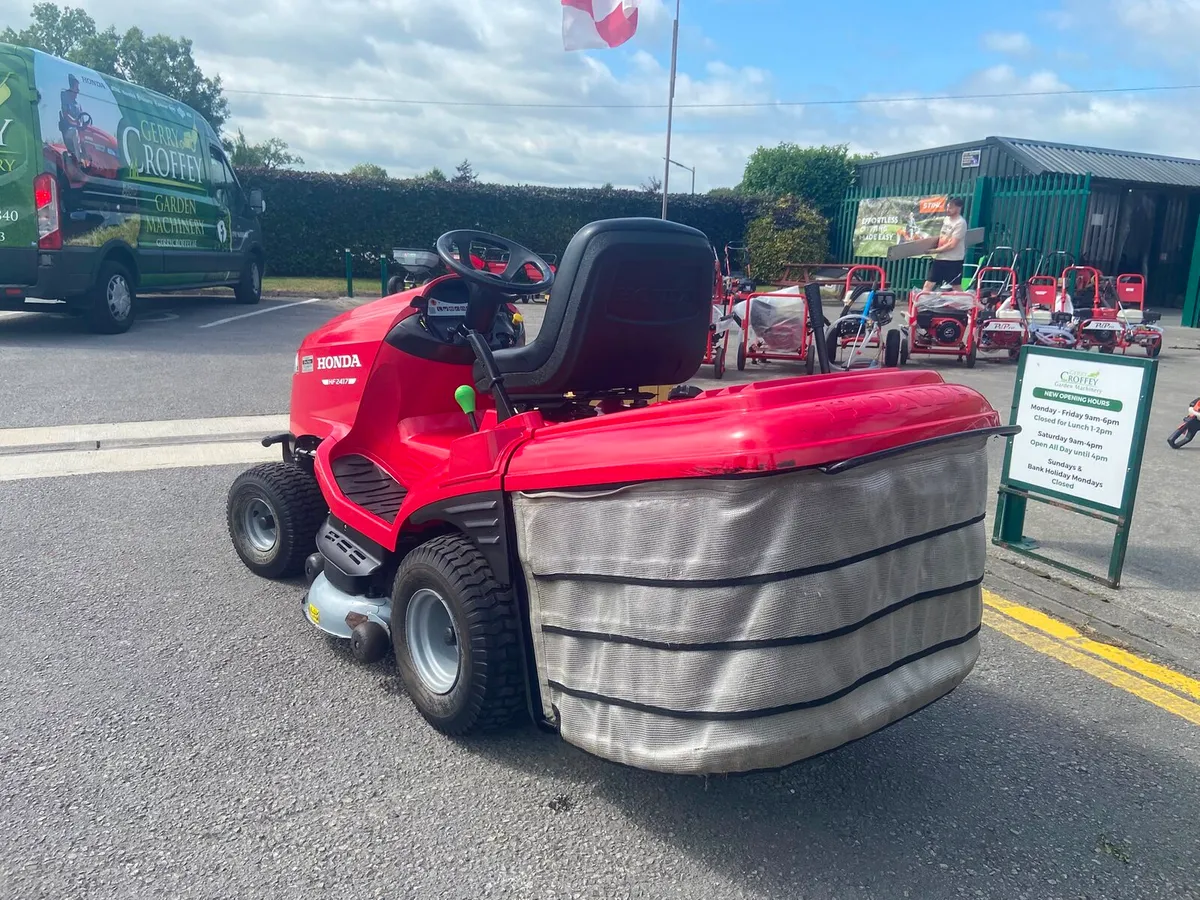 Honda HF2417 Ride on Tractor Mower - Image 4