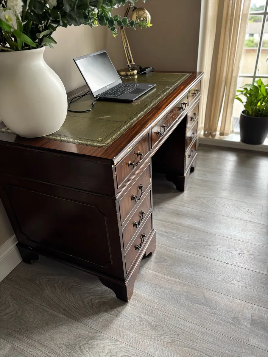 Desk - mahogany pedestal partners - Image 1
