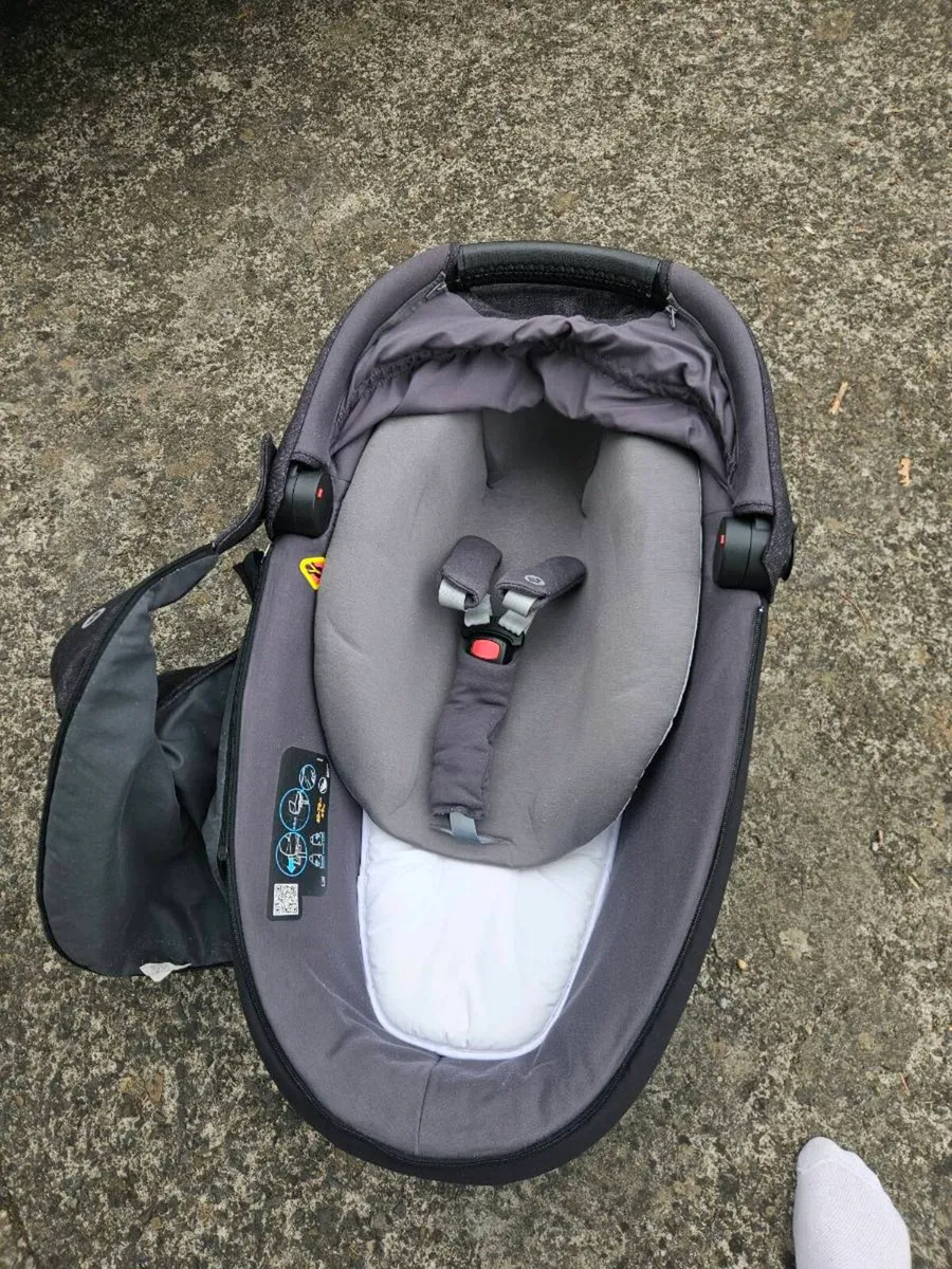 Maxi cosi jade lie flat car seat - Image 3