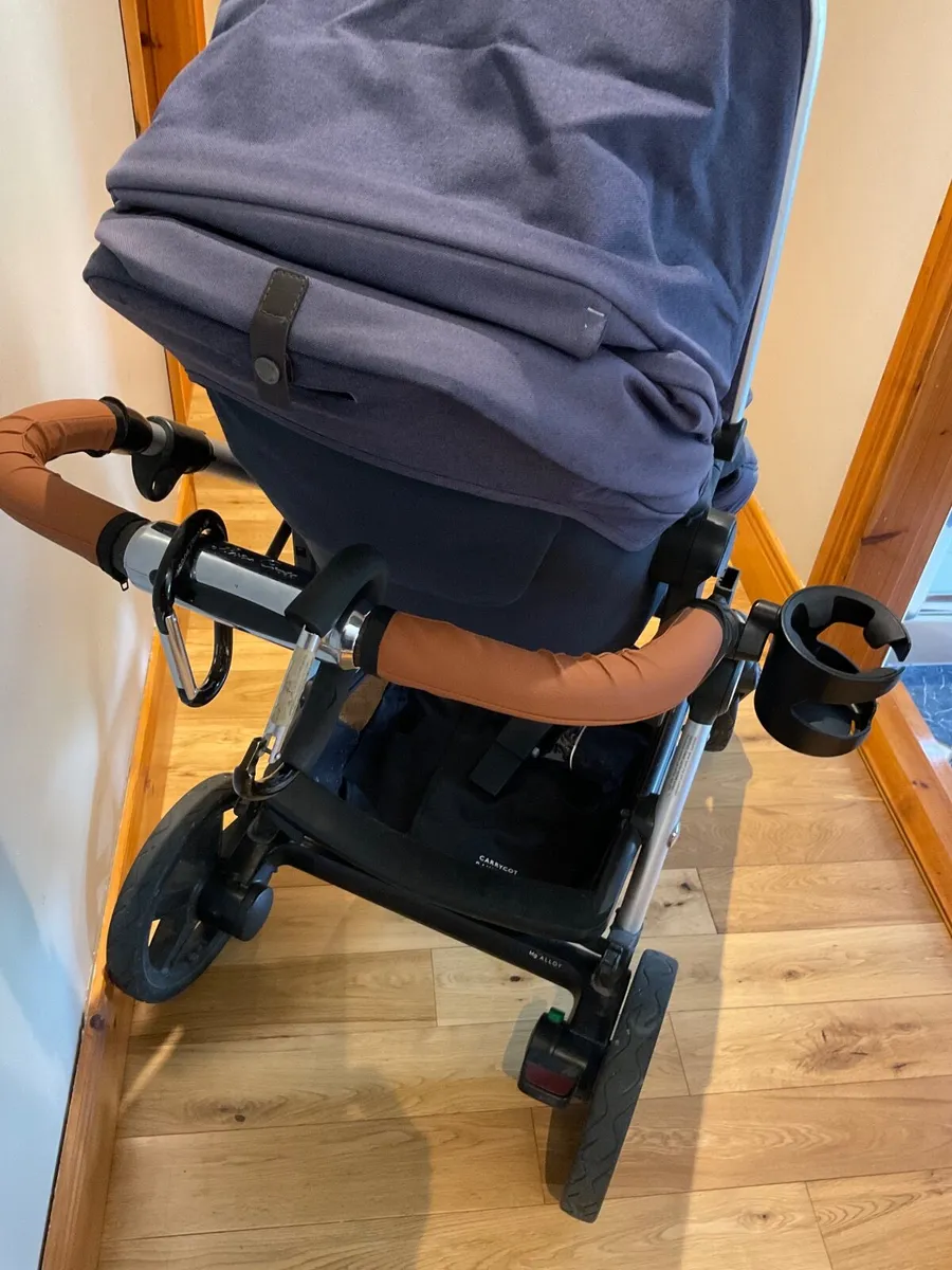 Silver cross buggy - travel system - Image 2