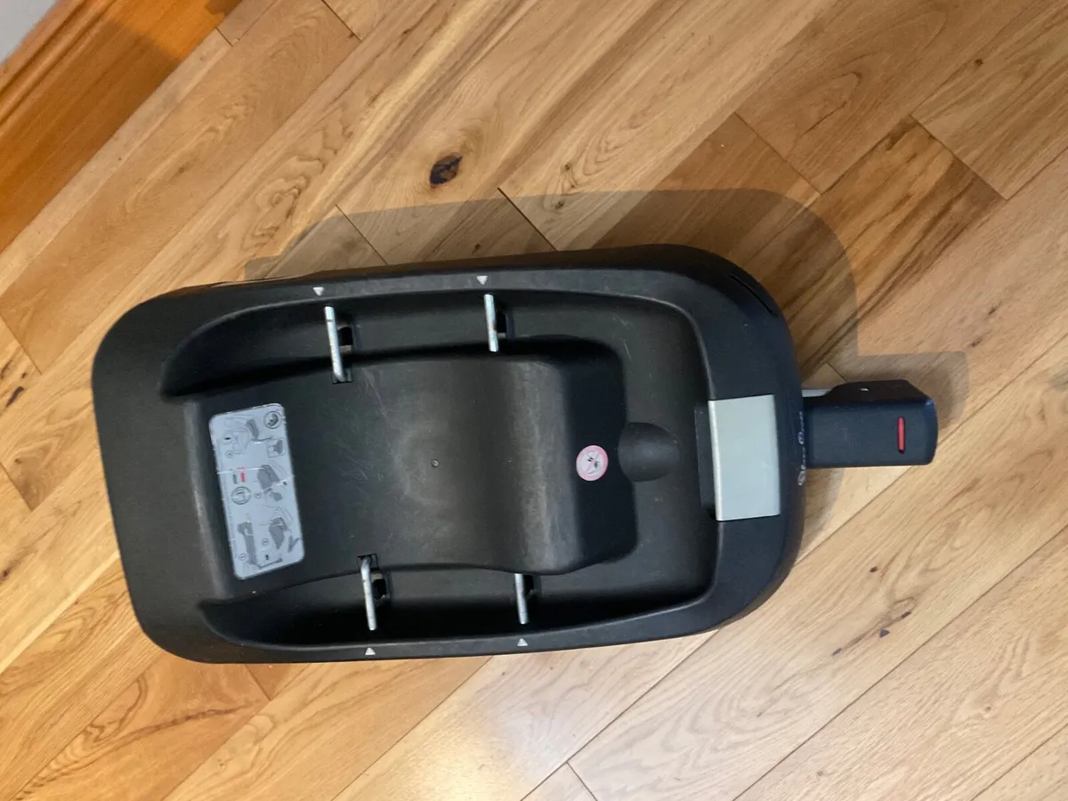 Silver cross buggy - travel system - Image 3