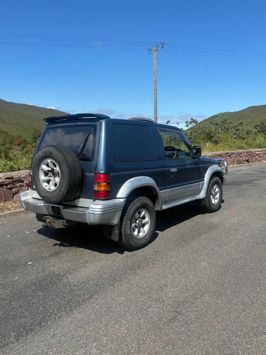 Mitsubishi Pajero - Image 4