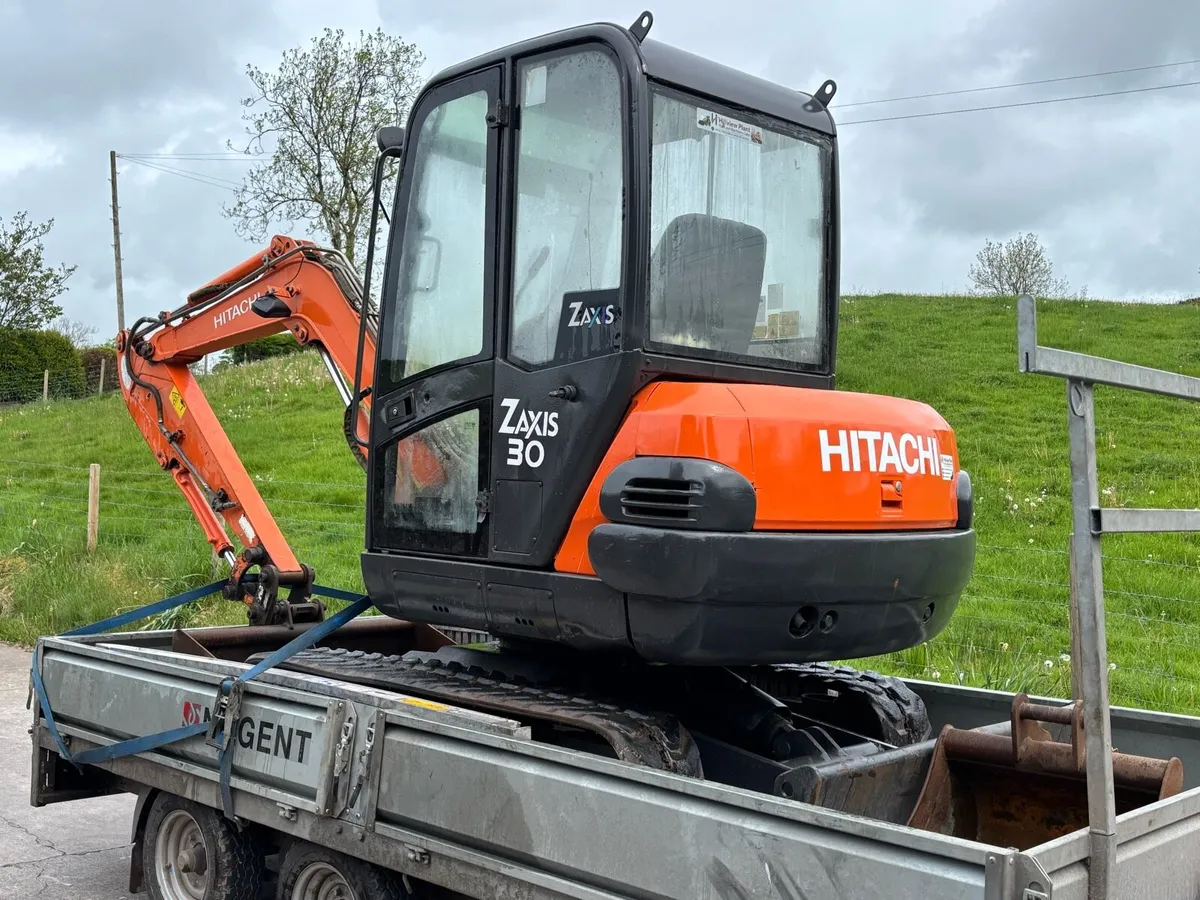 Hitachi ZX 30 - Image 1