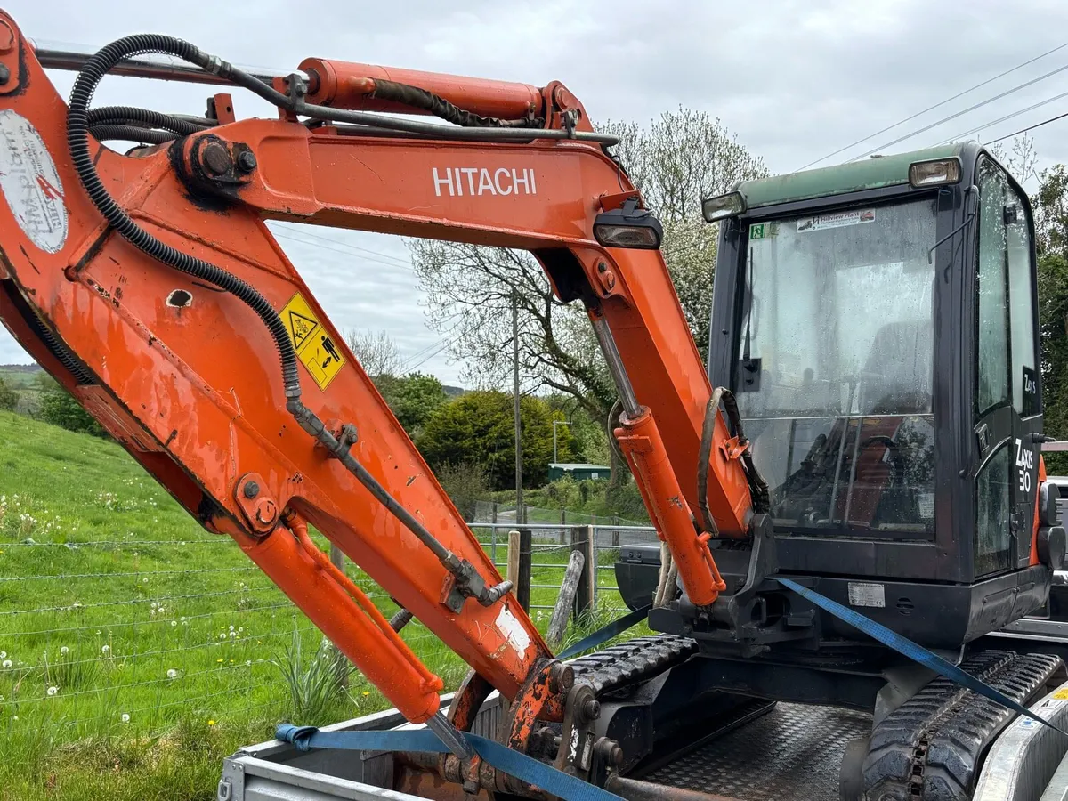 Hitachi ZX 30 - Image 3