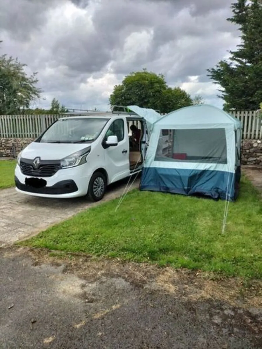 2017 Renault Trafic LWB Stealth Camper - Image 4
