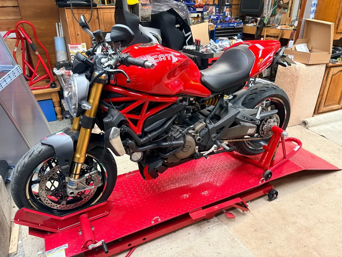 Motorcycle hydraulic lift bench.. - Image 4