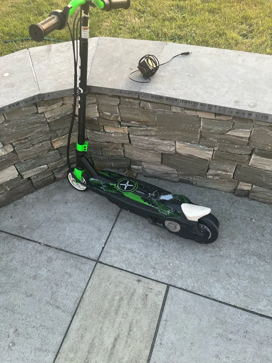 Kids electric scooter - Image 1