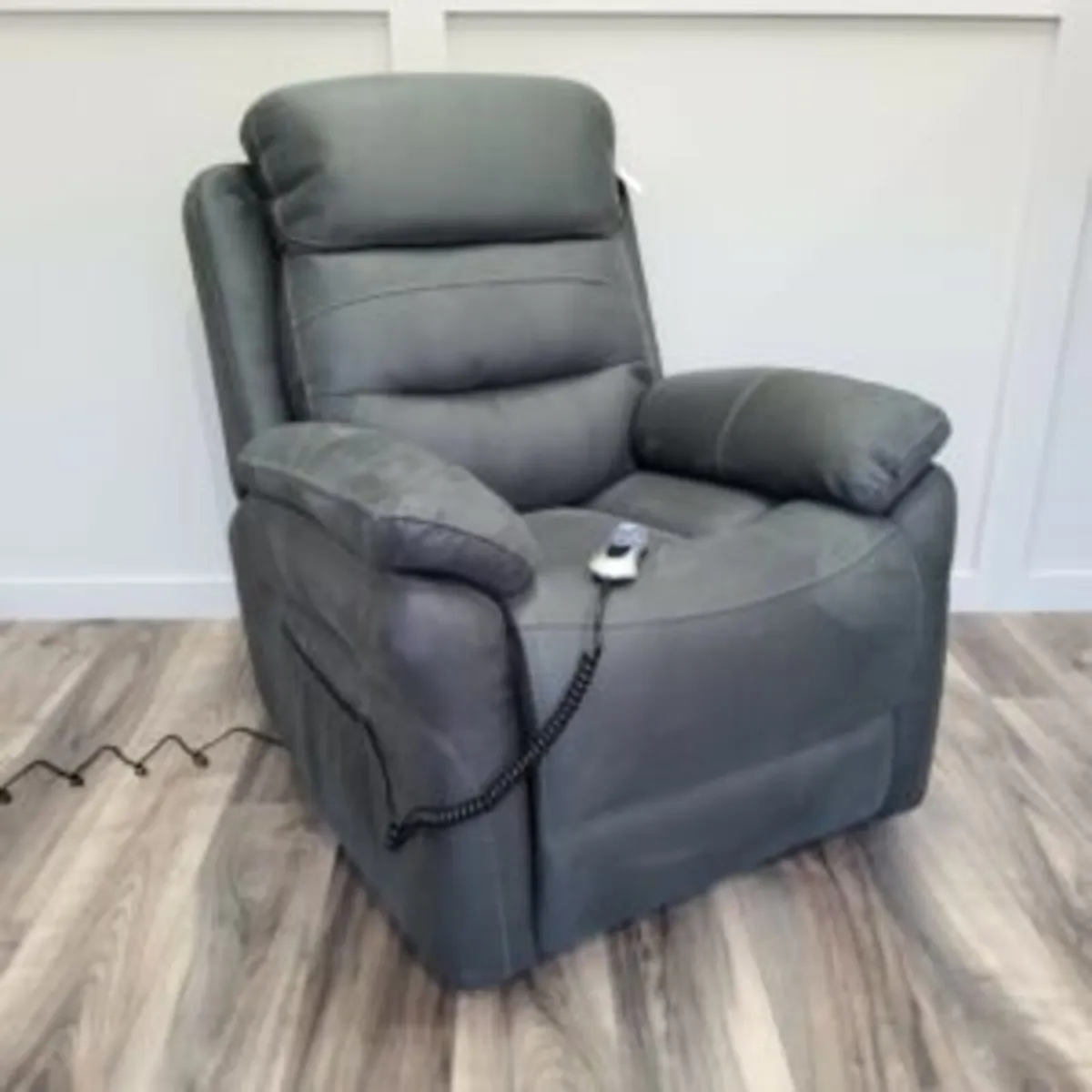 Brand new ariana lift and rise electric chair - Image 1
