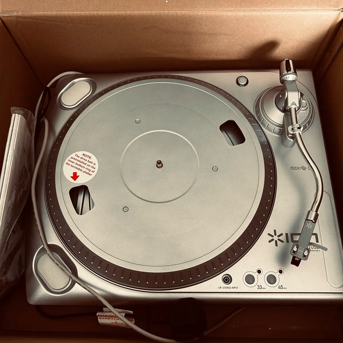 Record Turntable - Image 2