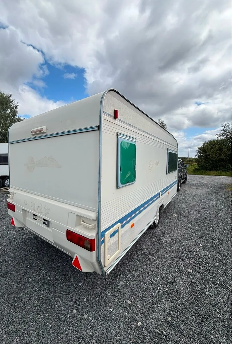 Adria 4 berth fixed bed lightweight Caravan - Image 4