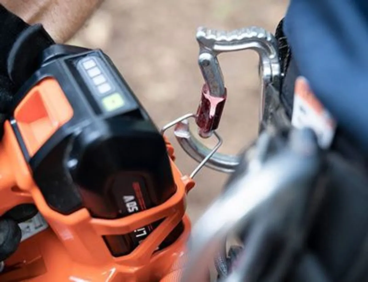 Echo DCS-2500T Top Handle Battery Chainsaw - Image 4