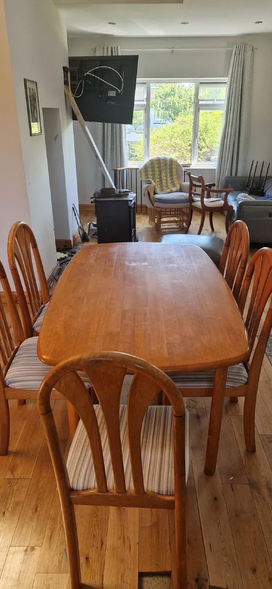 Kitchen Table and chairs - Image 1