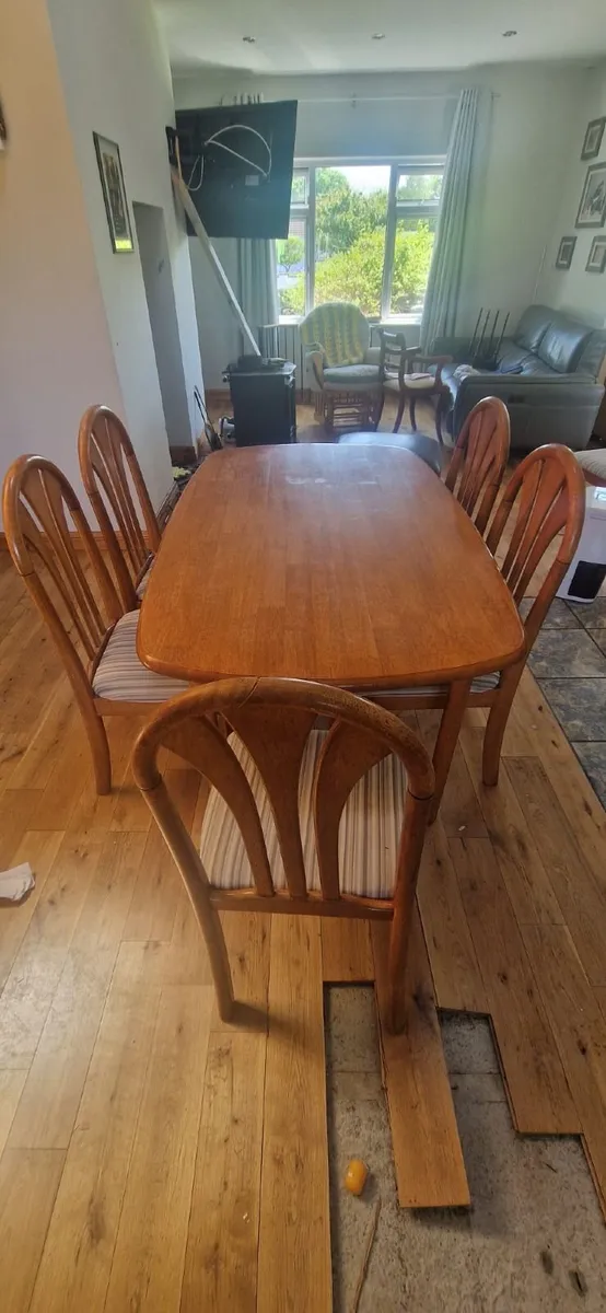 Kitchen Table and chairs - Image 2