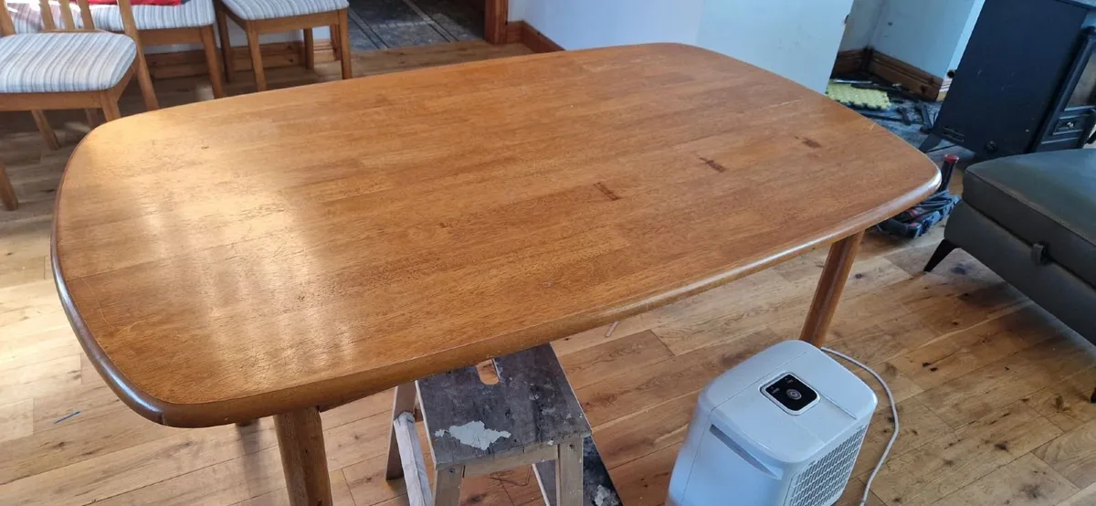 Kitchen Table and chairs - Image 4