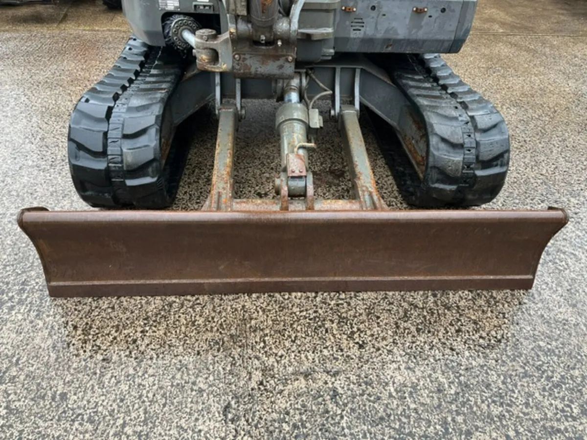 2015 Volvo ECR 88D Excavator - Image 3