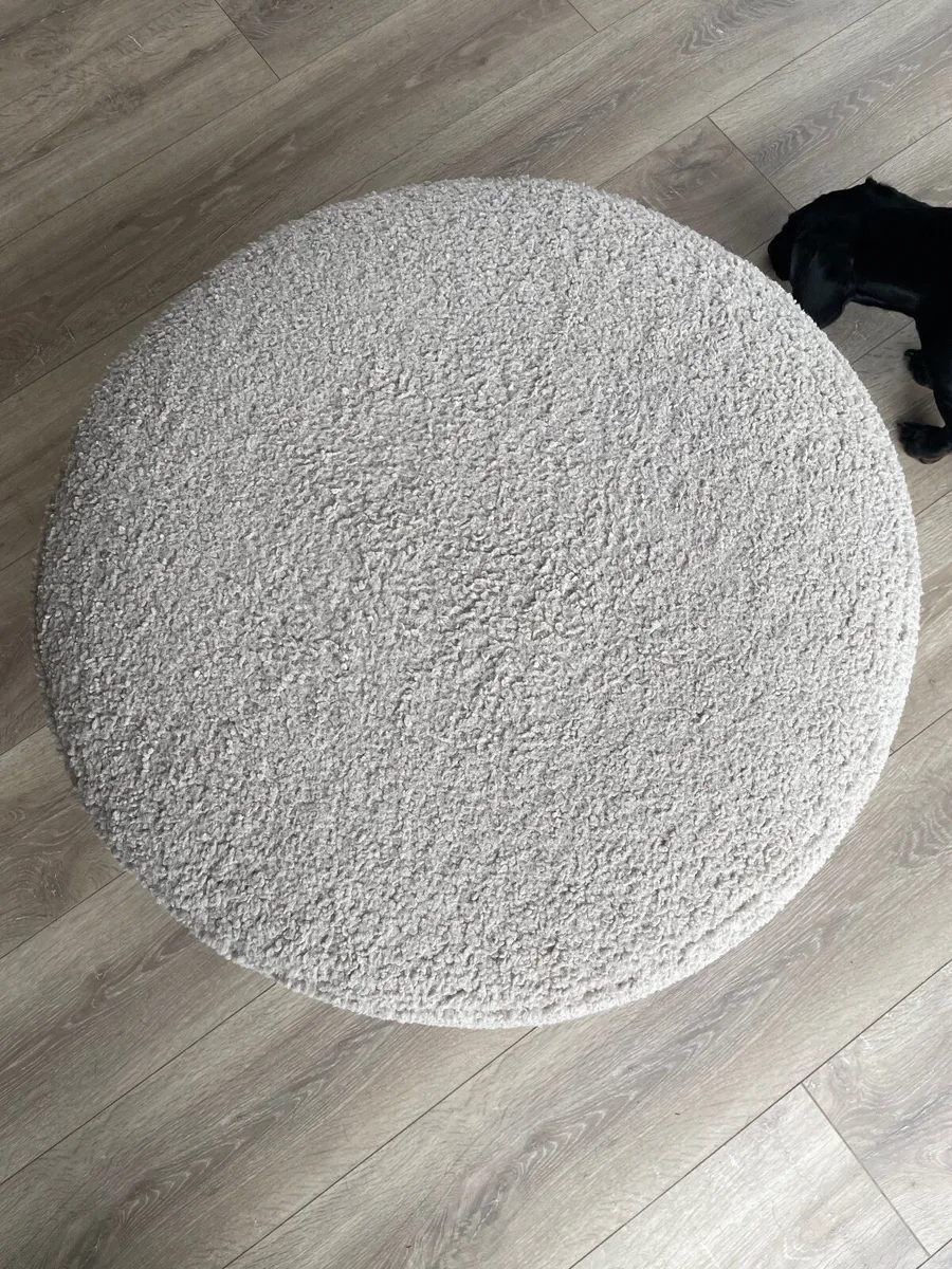 Ottoman/ Pouffe - Image 2