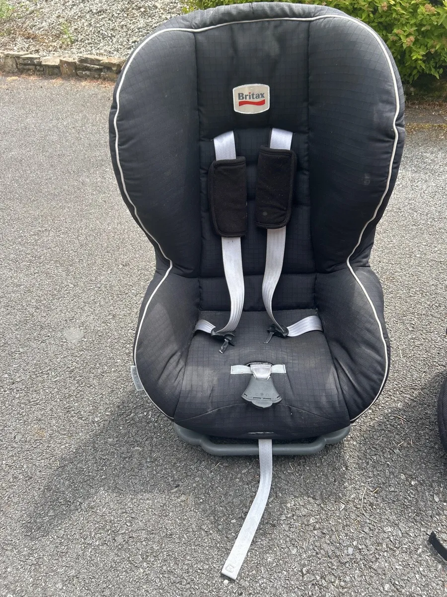 Car seats - Image 1