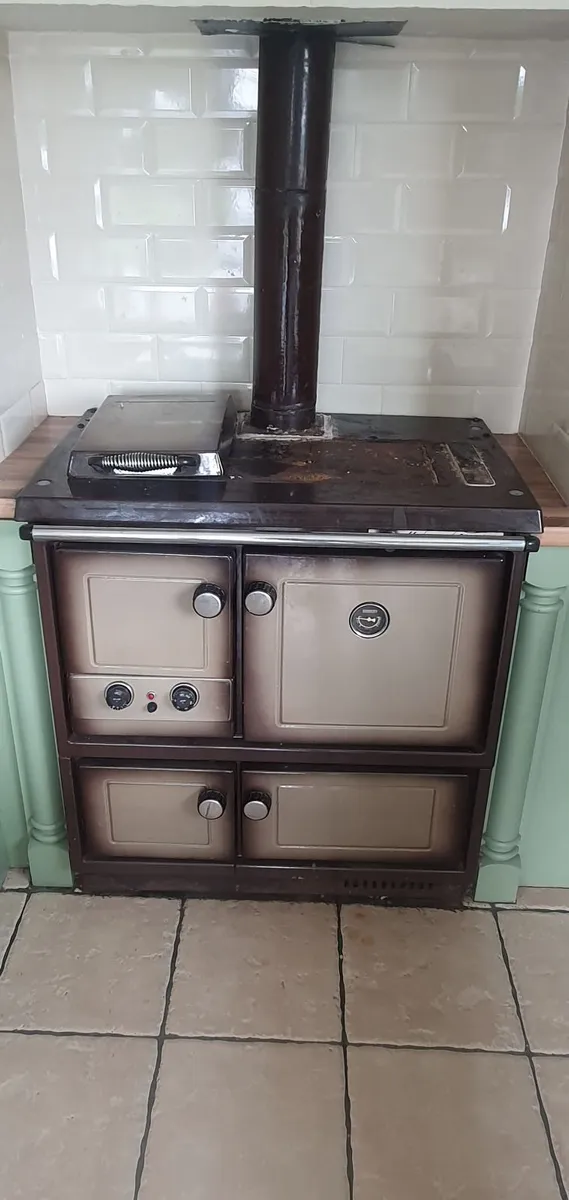 Stanley oil range cooker - Image 1