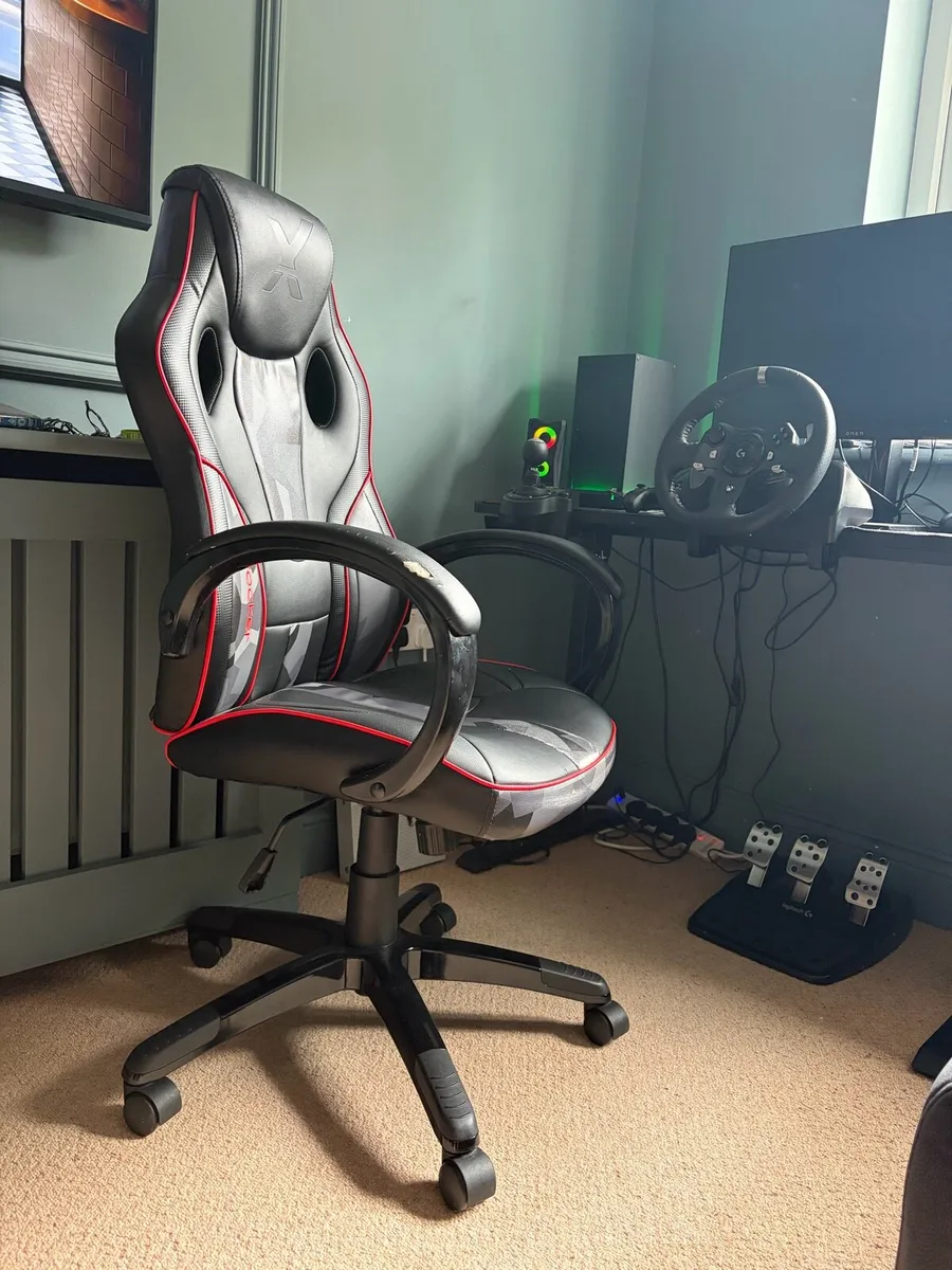 X Rocker Gaming chair - Image 1