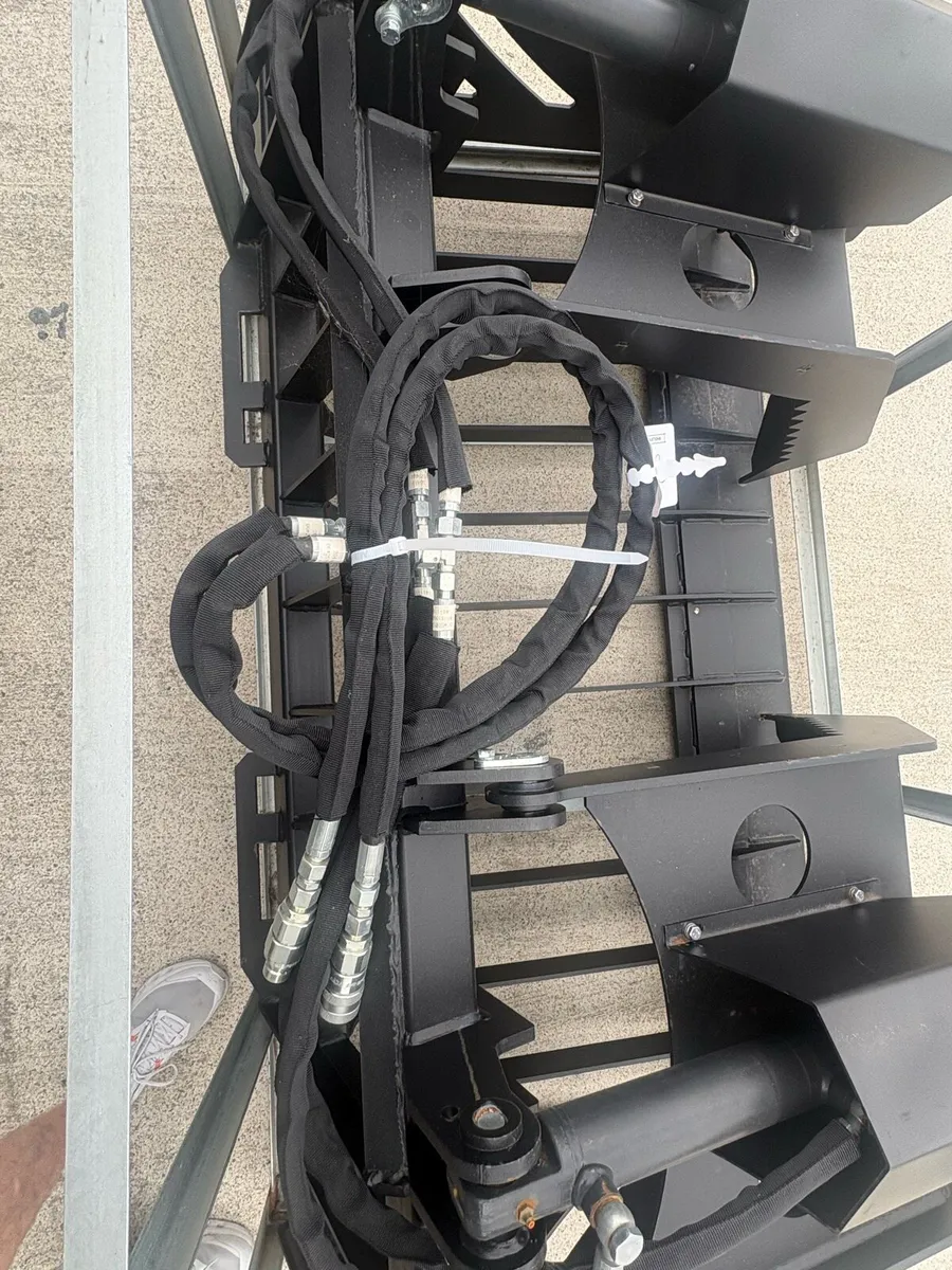 72” Grapple Bucket for Skidsteer - Image 3