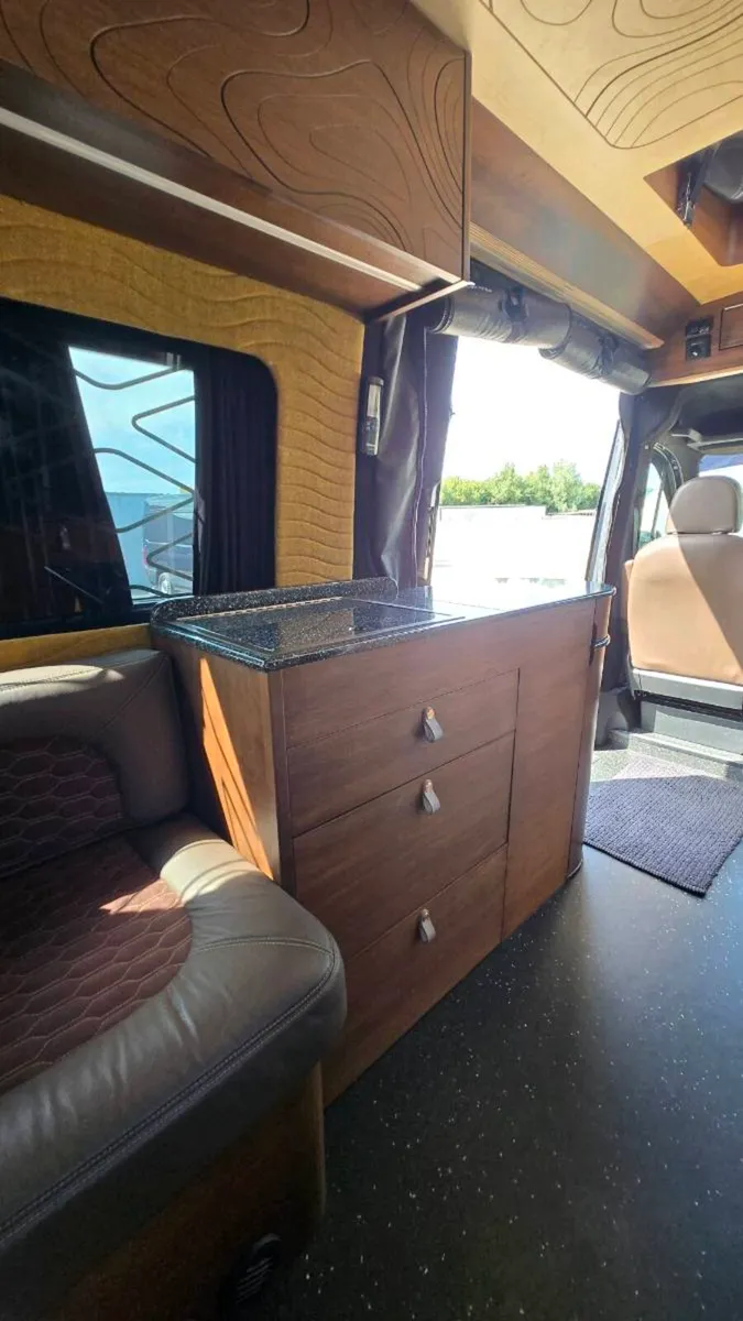 Off Grid Camper 4x4 - Image 3