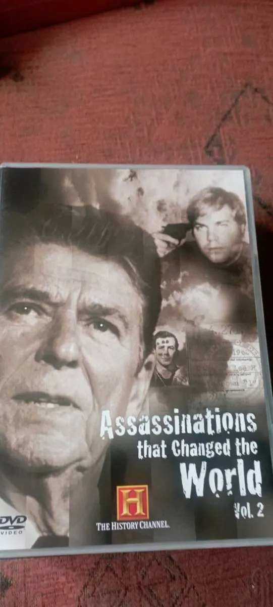 TRUE CRIMES IN  HISTORY 8 DVD BOX SET - Image 2