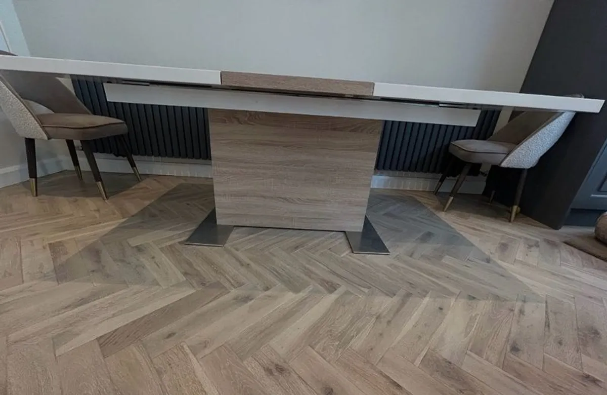 Extendable Dining Table - Image 3
