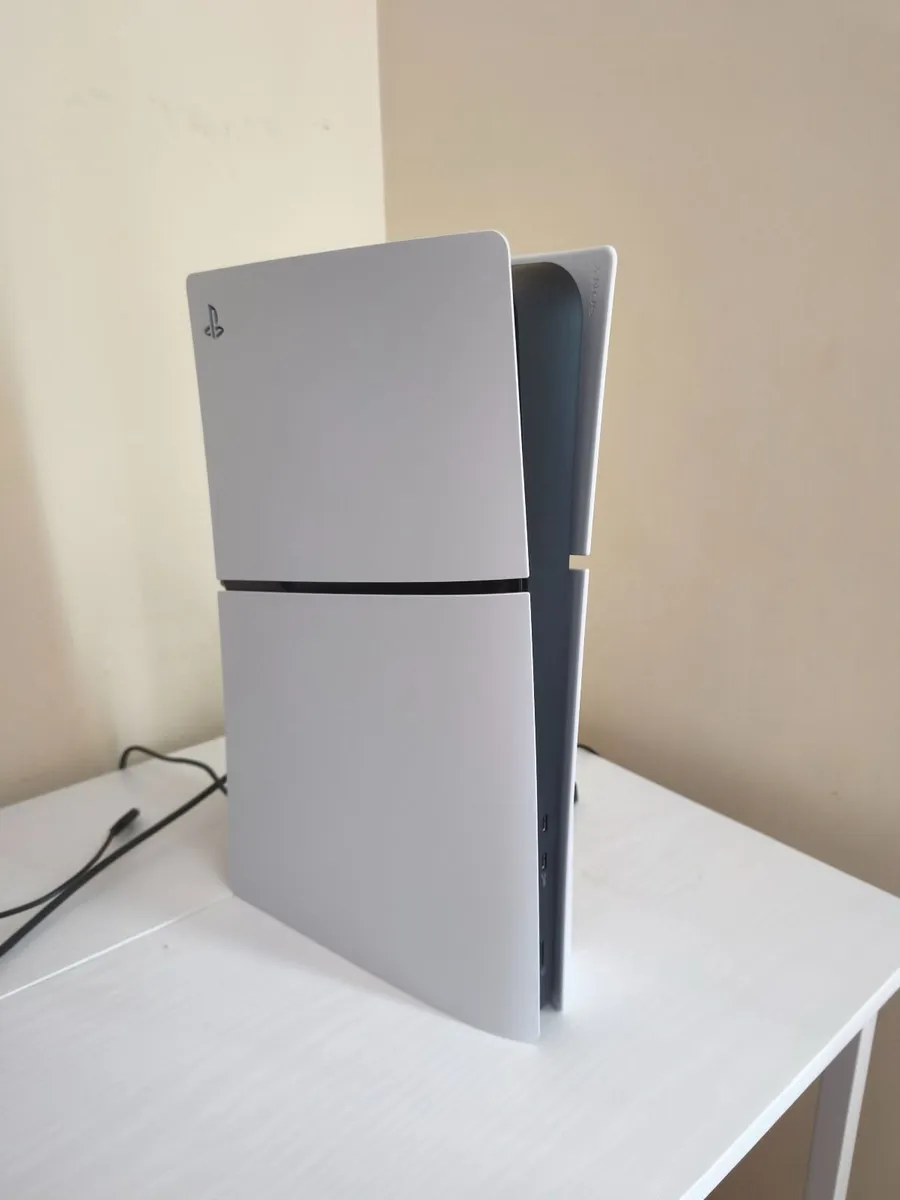 Playstation 5 slim Disc version 1TB - Image 1