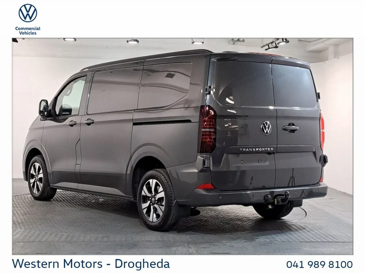 Volkswagen Transporter SWB Highline 150bhp auto - Image 4