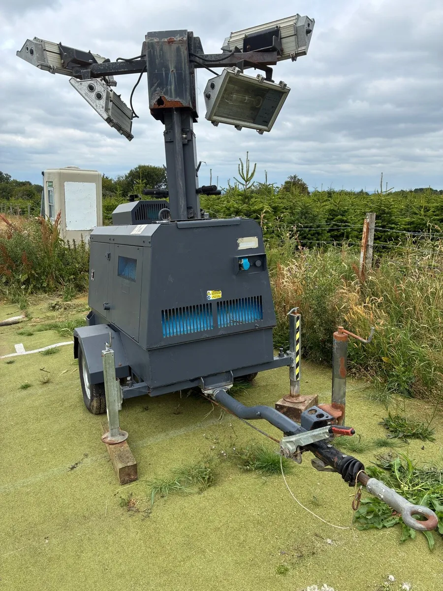Tower Light / Generator - Image 1
