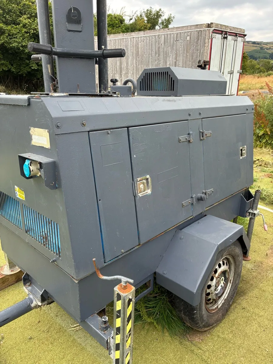 Tower Light / Generator - Image 3