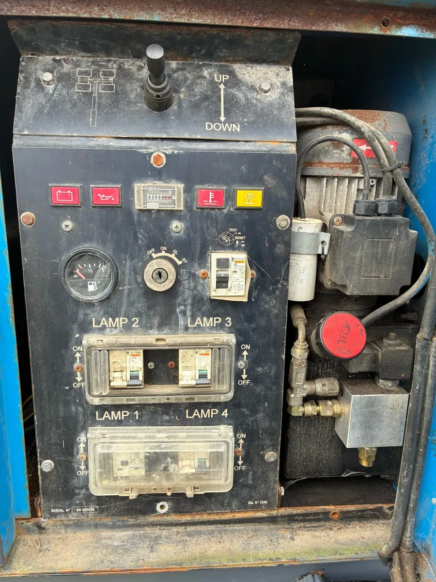 Tower Light / Generator - Image 4