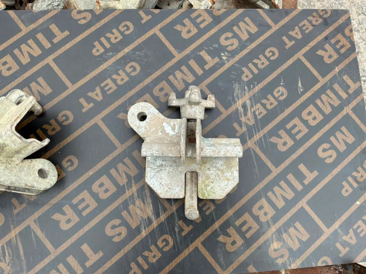 Peri formwork Push / pull  connector / shuttering - Image 3