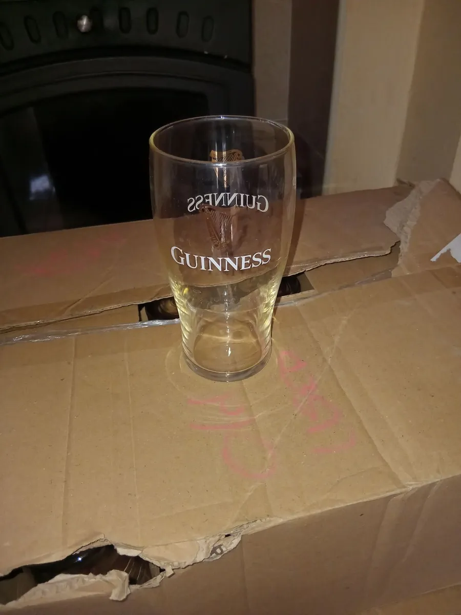 88 GUINNESS PINT GLASSES (16 ARE 00) - Image 1