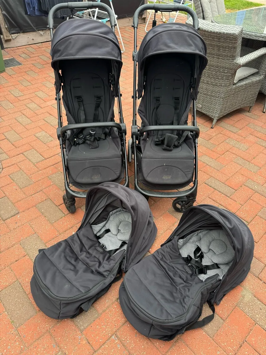 Travel strollers x 2 - Image 1
