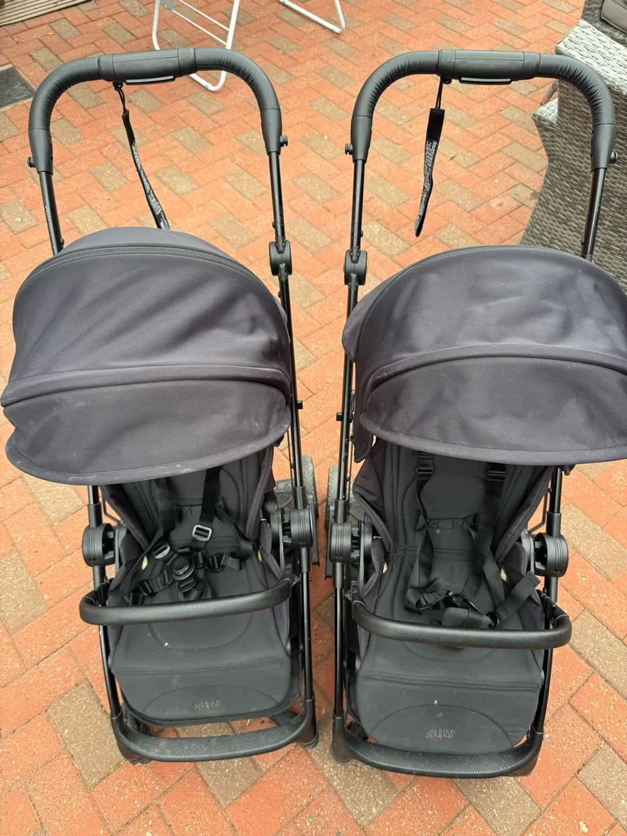 Travel strollers x 2 - Image 4